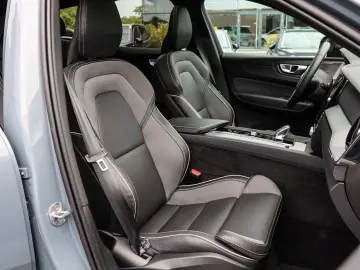 XC60 T6 (B) AWD Recharge Plus Dark NP: 81.600,-/