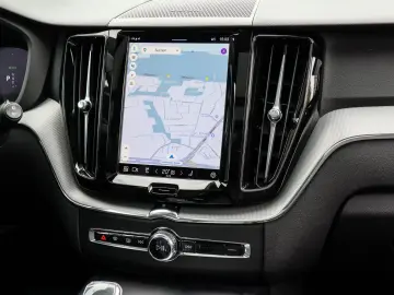 XC60 T6 (B) AWD Recharge Plus Dark NP: 81.600,-/