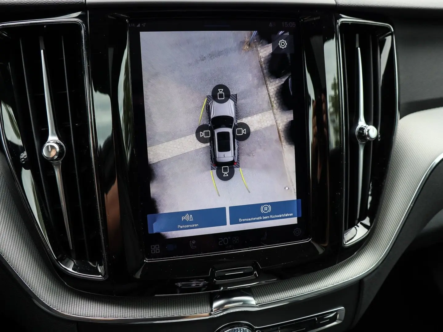XC60 T6 (B) AWD Recharge Plus Dark NP: 81.600,-/