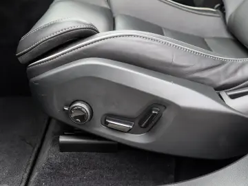XC60 T6 (B) AWD Recharge Plus Dark NP: 81.600,-/