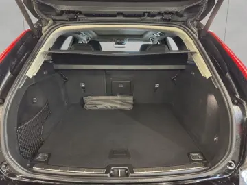 XC60 B4 Plus-Dark Aut Glasd PilotAssist BLIS Nap