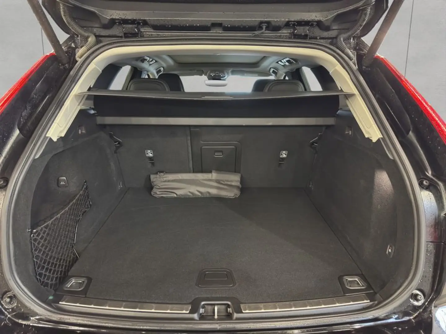 XC60 B4 Plus-Dark Aut Glasd PilotAssist BLIS Nap