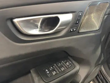 XC60 B4 Plus-Dark Aut Glasd PilotAssist BLIS Nap