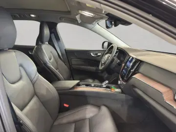 XC60 B4 Plus-Dark Aut Glasd PilotAssist BLIS Nap
