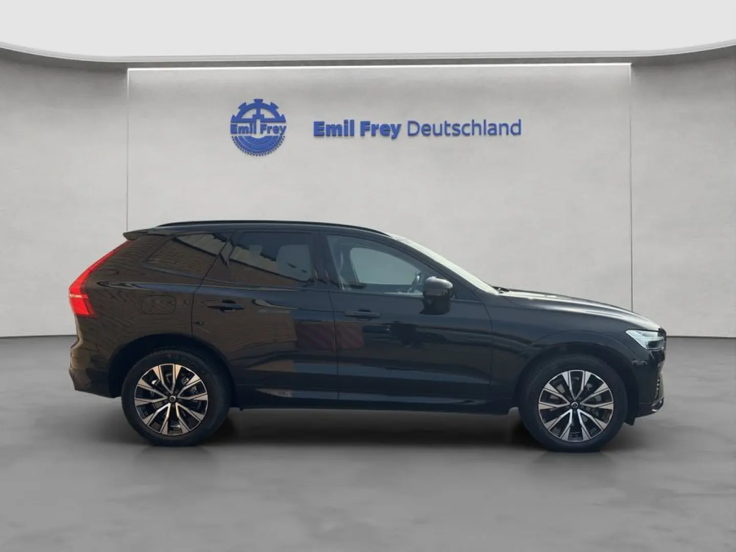 XC60 B4 Plus-Dark Aut Glasd ACC BLIS AHK RC00 19