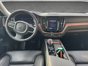 XC60 B4 Plus-Dark Aut Glasd ACC BLIS AHK RC00 19