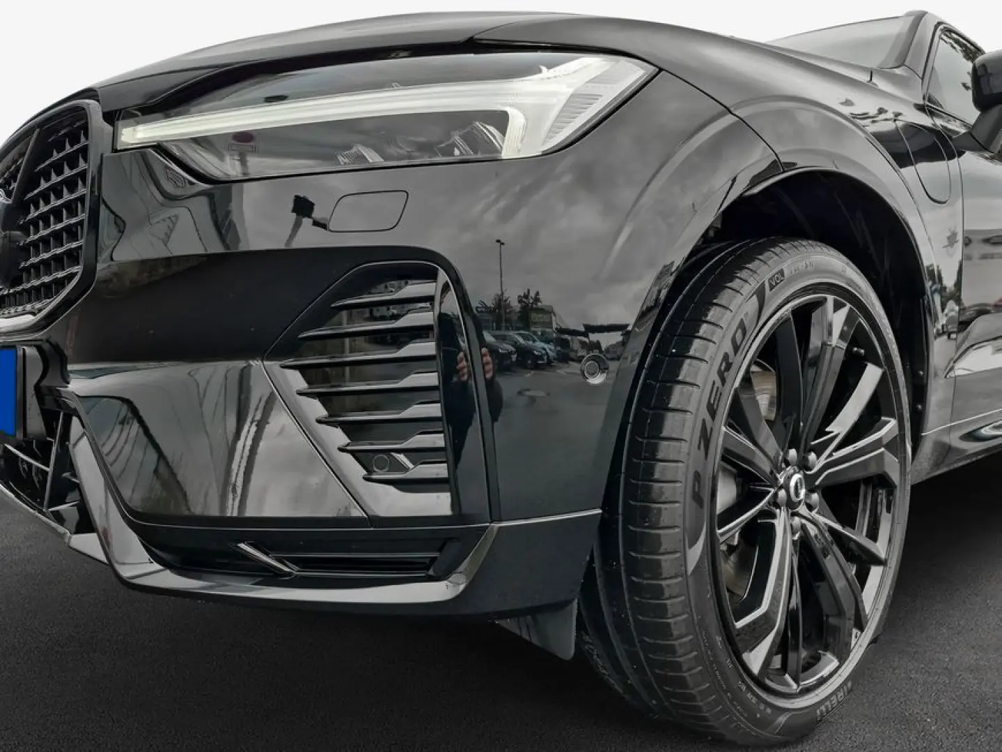 XC60 T8 AWD Plug-in Hybrid Ultra Black Edition