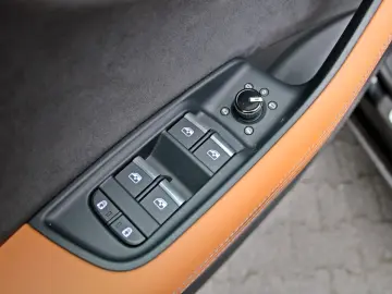 RSQ8 KERAMIK PANO 305km/h B&O ADV. CARBON EA8