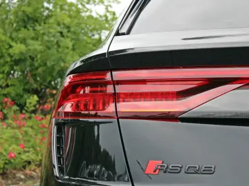 RSQ8 KERAMIK PANO 305km/h B&O ADV. CARBON EA8