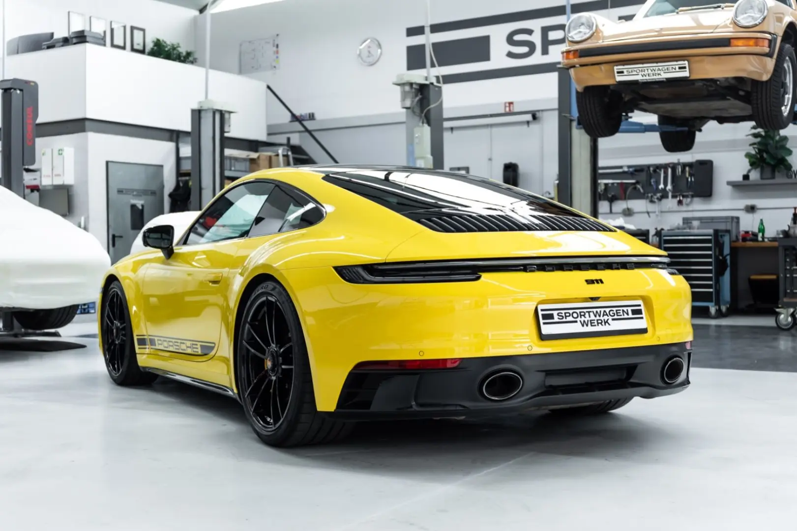 911 Carrera GTS I PCCB I PDLS+ I Bose I 1. Hand