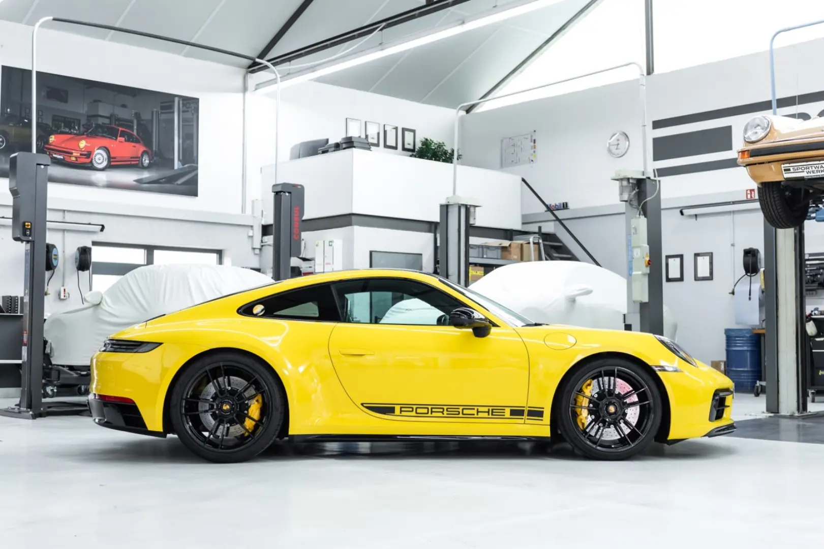 911 Carrera GTS I PCCB I PDLS+ I Bose I 1. Hand