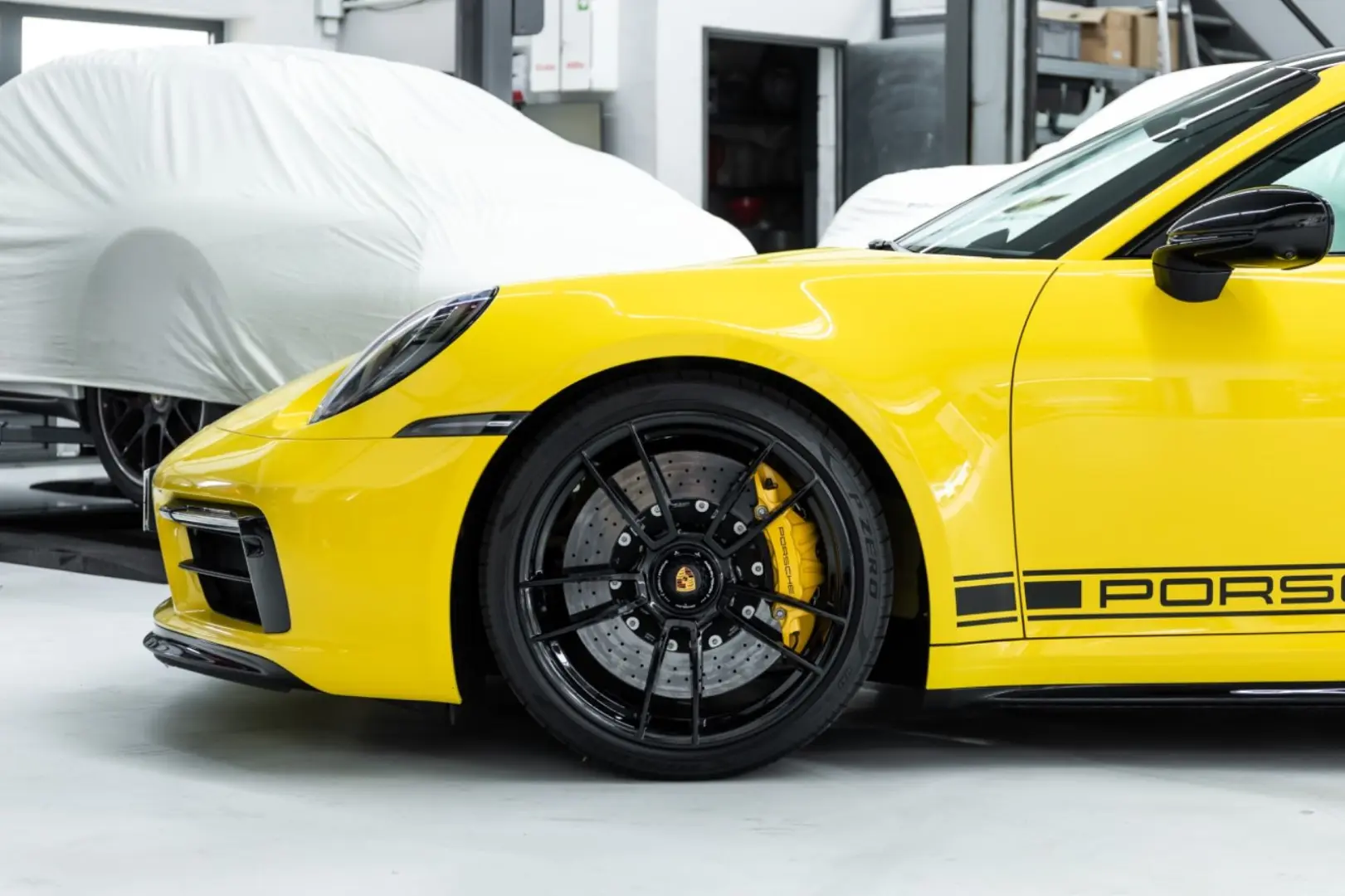 911 Carrera GTS I PCCB I PDLS+ I Bose I 1. Hand