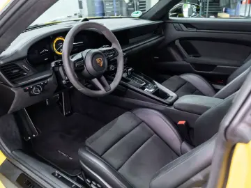 911 Carrera GTS I PCCB I PDLS+ I Bose I 1. Hand