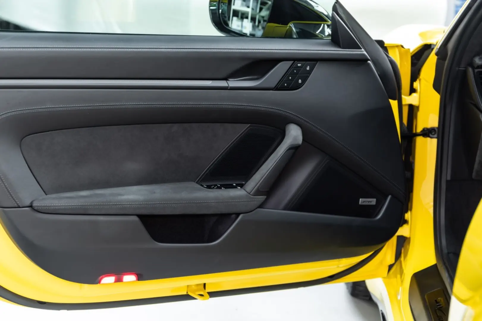 911 Carrera GTS I PCCB I PDLS+ I Bose I 1. Hand