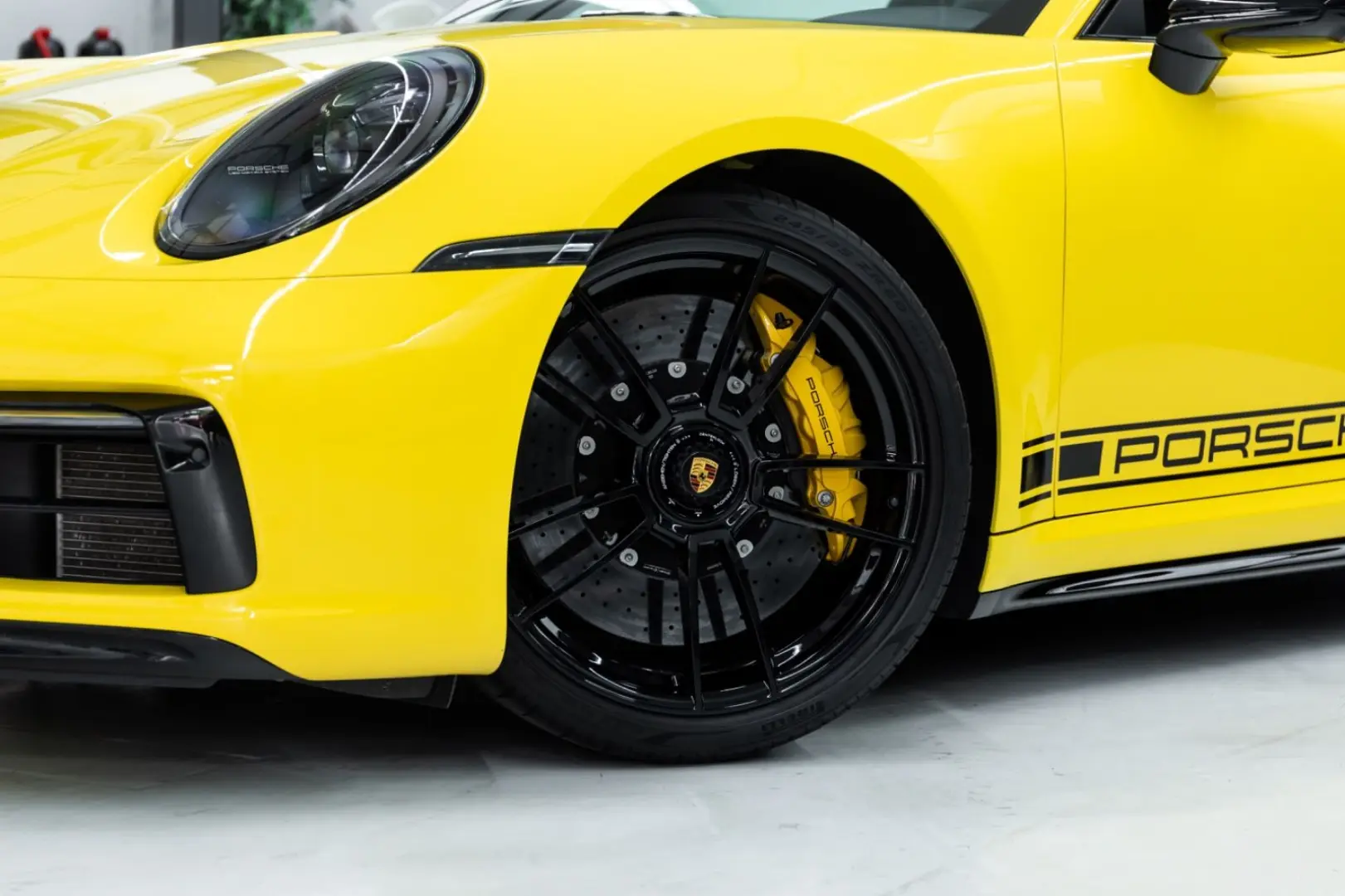 911 Carrera GTS I PCCB I PDLS+ I Bose I 1. Hand