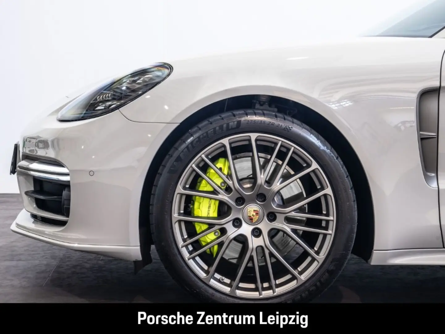 Panamera 4 E-Hybrid Sport Turismo Platinum Massa