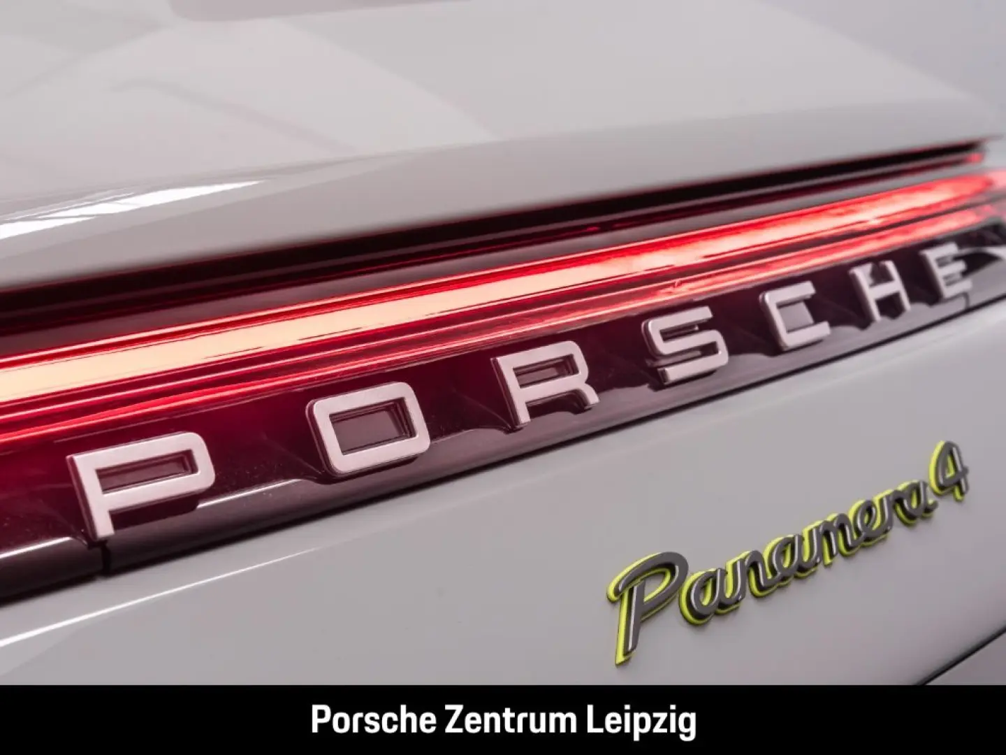 Panamera 4 E-Hybrid Sport Turismo Platinum Massa