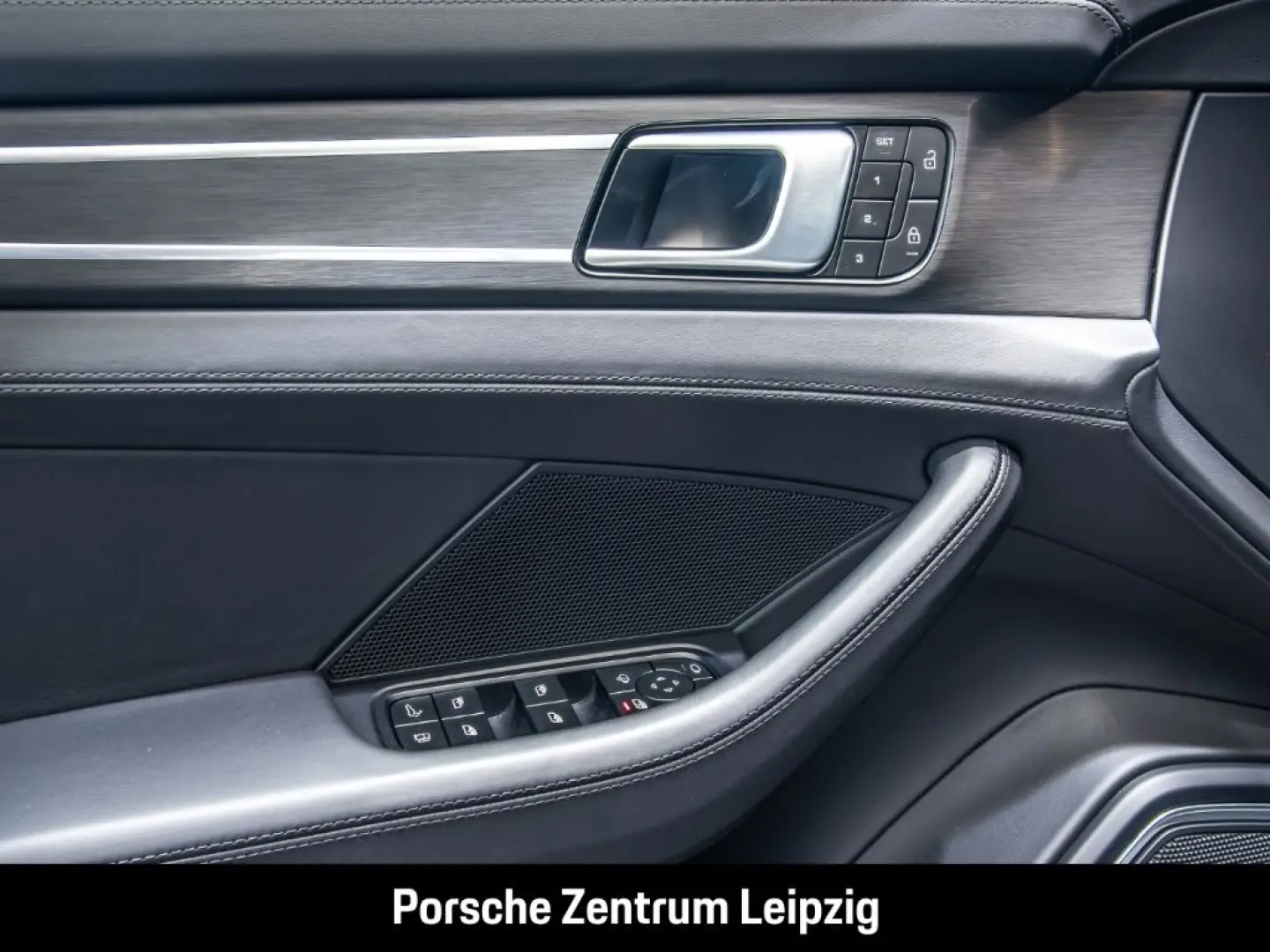 Panamera 4 E-Hybrid Sport Turismo Platinum Massa