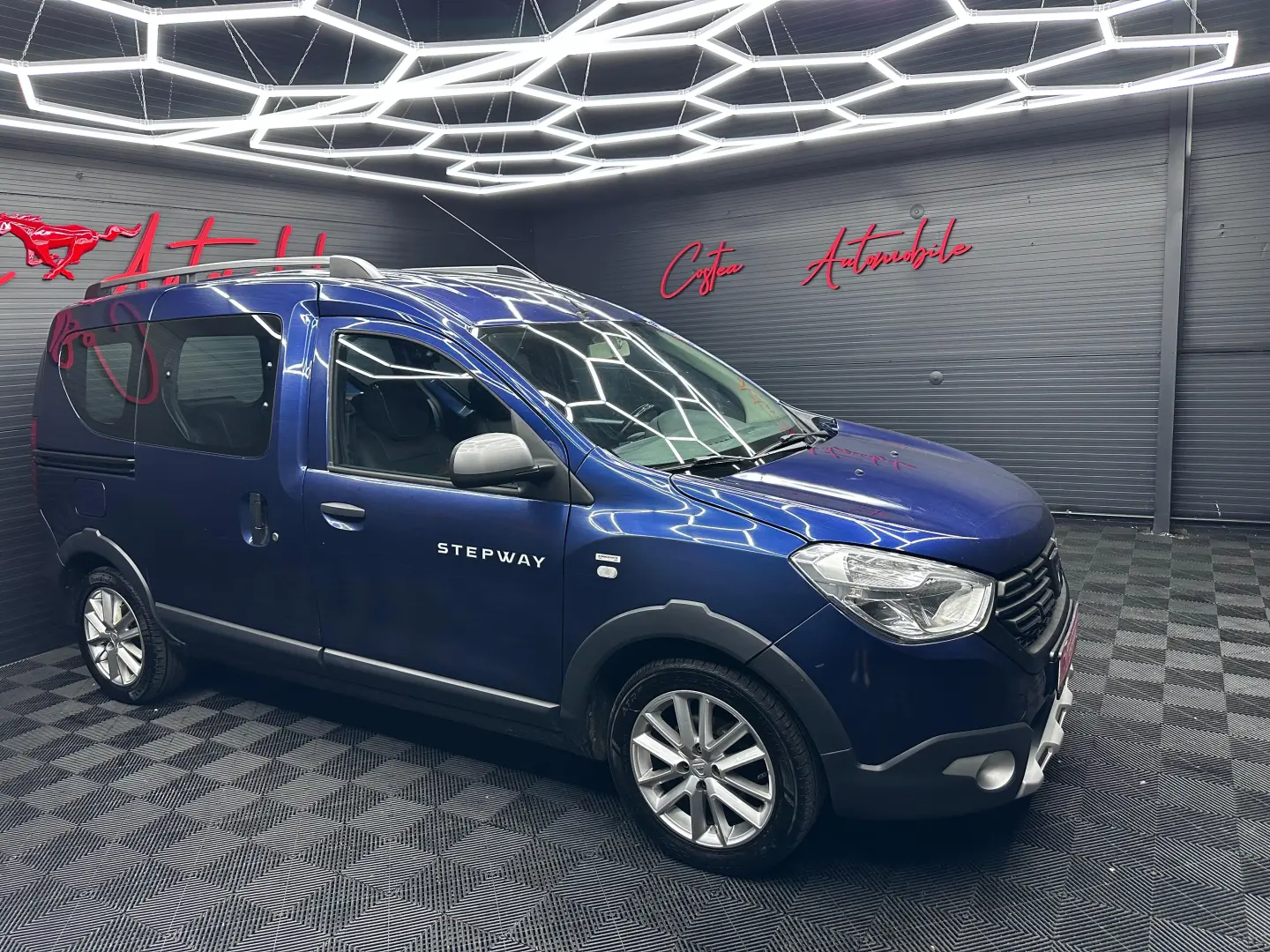DACIA DOKKER STEPWAY, 1.6Benzina, Navigatie, An 2019