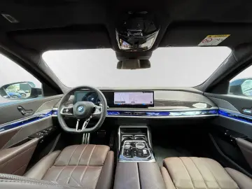 750e xDrive M Sport|SkyLounge|DA-Prof.|PA-Prof.
