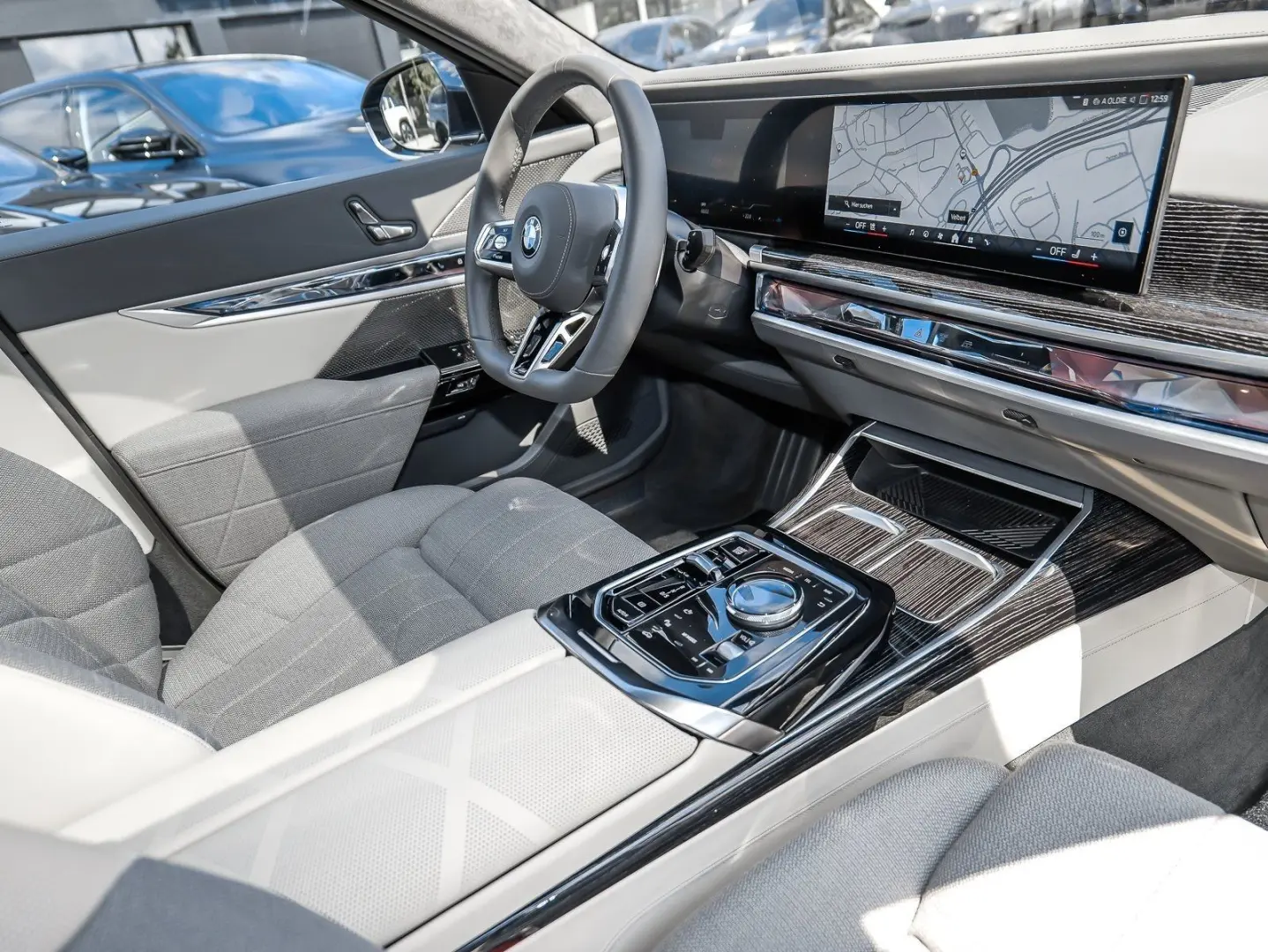 740d xDrive M SPORT+FOND ENT+STANDH+CONNOISSEUR 
