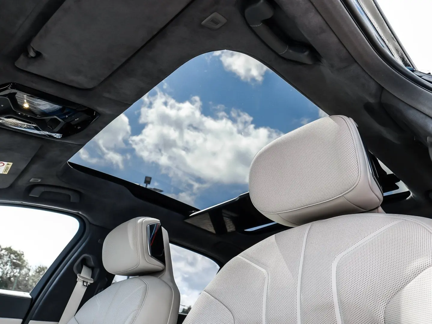 740d xDrive M SPORT+FOND ENT+STANDH+CONNOISSEUR 