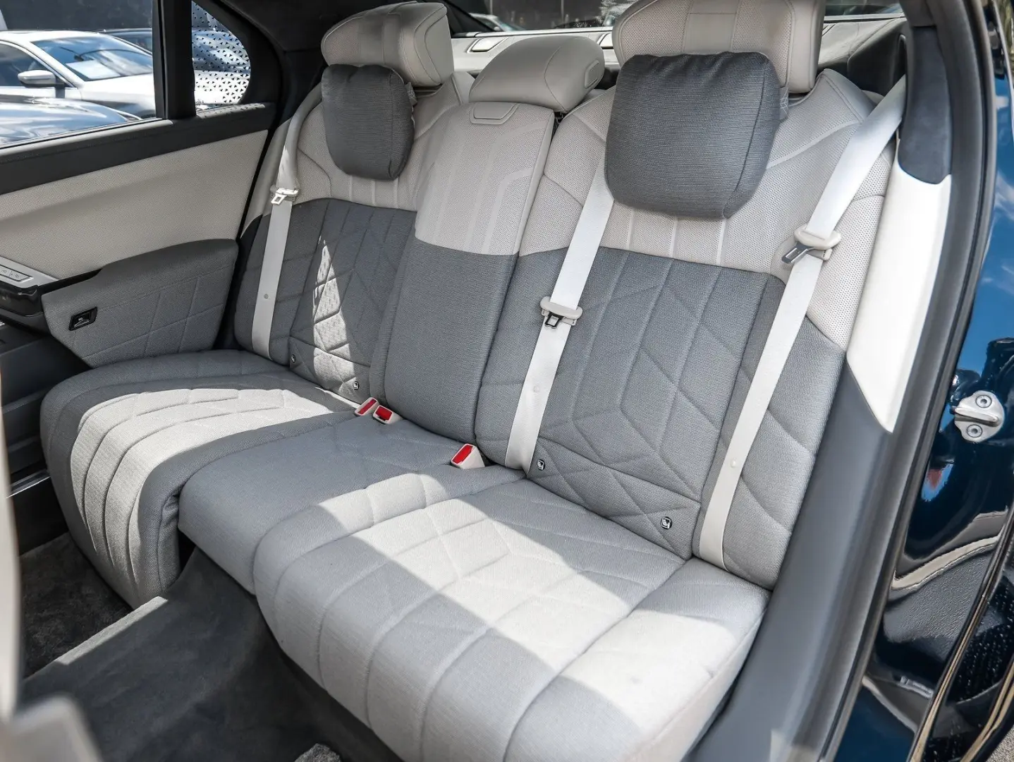 740d xDrive M SPORT+FOND ENT+STANDH+CONNOISSEUR 