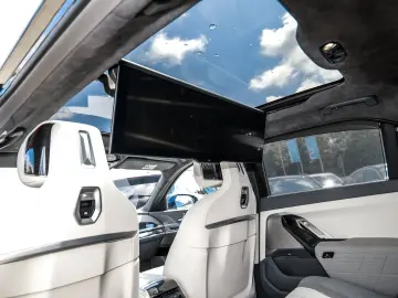 740d xDrive M SPORT+FOND ENT+STANDH+CONNOISSEUR 