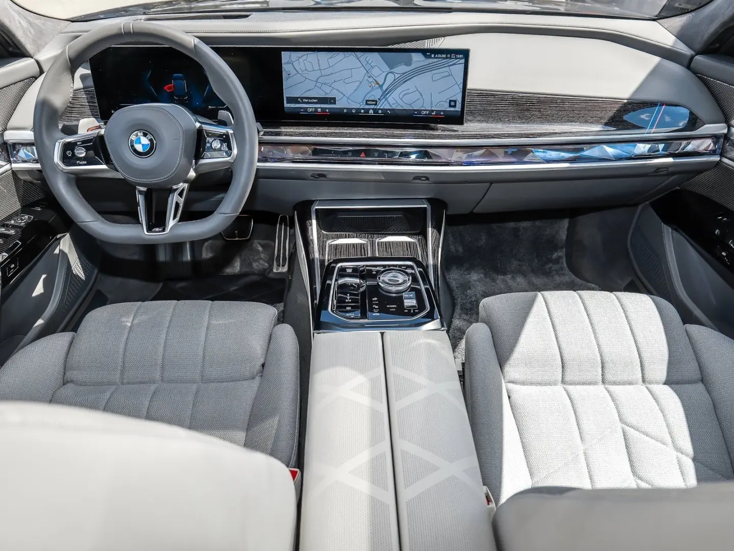 740d xDrive M SPORT+FOND ENT+STANDH+CONNOISSEUR 