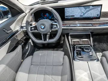 740d xDrive M SPORT+FOND ENT+STANDH+CONNOISSEUR 