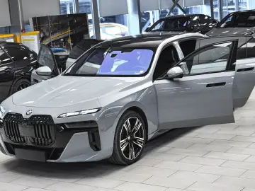 740d xDrive M Sport Mild Hybrid Sportautomatic