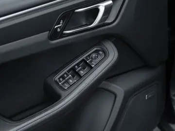 Macan Spurwechselassistent Rückfahrkamera BOSE