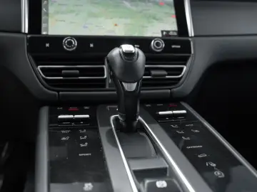 Macan Spurwechselassistent Rückfahrkamera BOSE