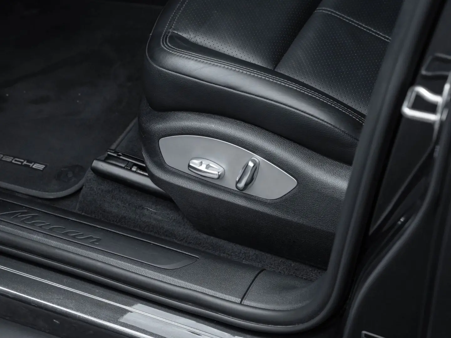 Macan Spurwechselassistent Rückfahrkamera BOSE
