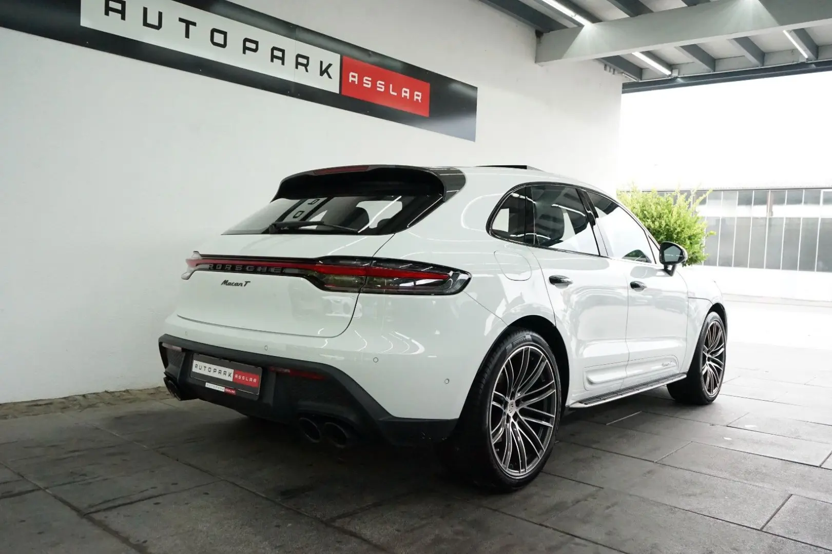 Macan T MY23/LUFT/PANO/AHK/ACC/18W/360°KEYL/21z
