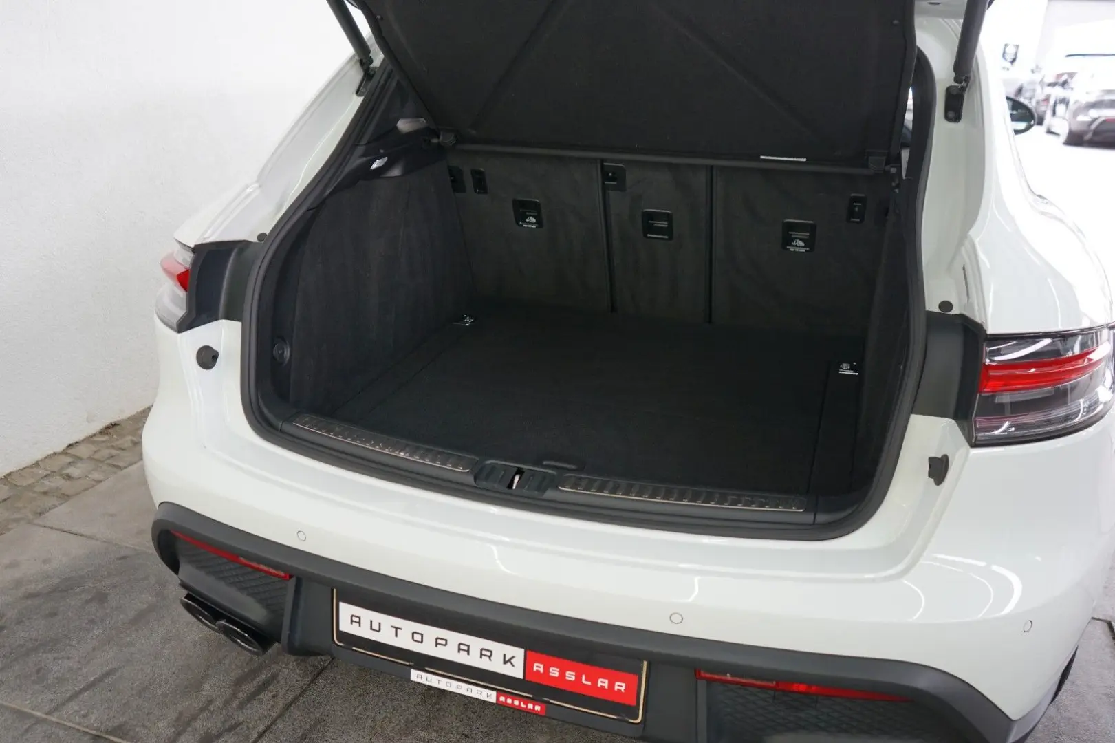 Macan T MY23/LUFT/PANO/AHK/ACC/18W/360°KEYL/21z