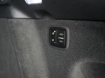 Macan T MY23/LUFT/PANO/AHK/ACC/18W/360°KEYL/21z