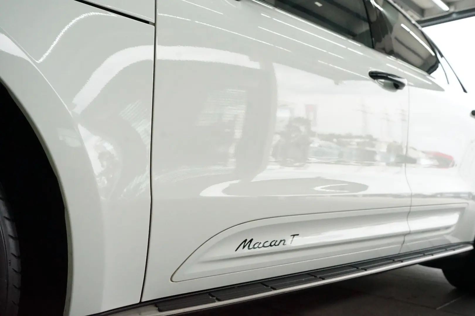 Macan T MY23/LUFT/PANO/AHK/ACC/18W/360°KEYL/21z