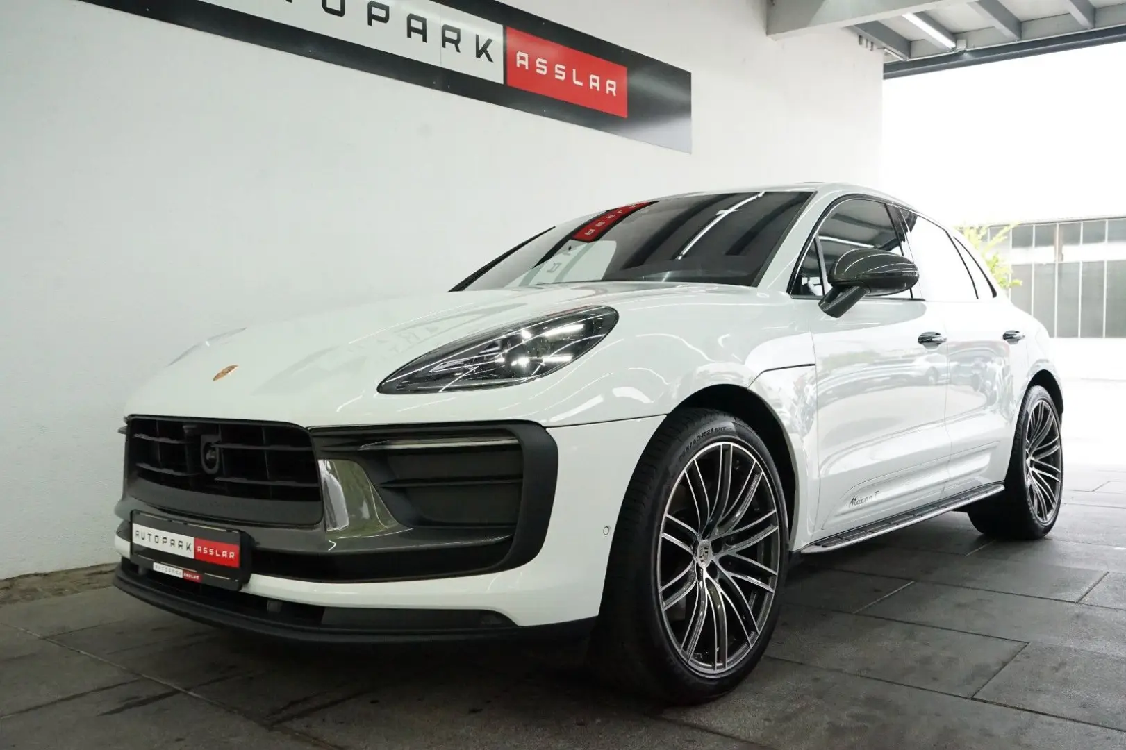 Macan T MY23/LUFT/PANO/AHK/ACC/18W/360°KEYL/21z