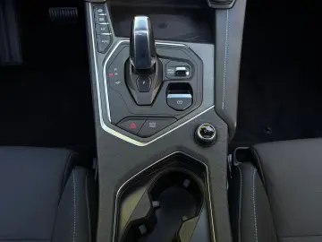 01 1.5 T Aut PHEV PANO+LED+NAVI+ACC+MEMO+SHZ+360