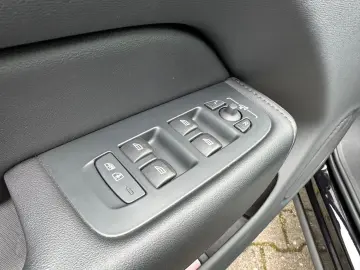 XC60 Ultimate Dark AWD