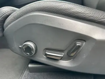 XC60 Ultimate Dark AWD