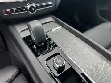 XC60 Ultimate Dark AWD