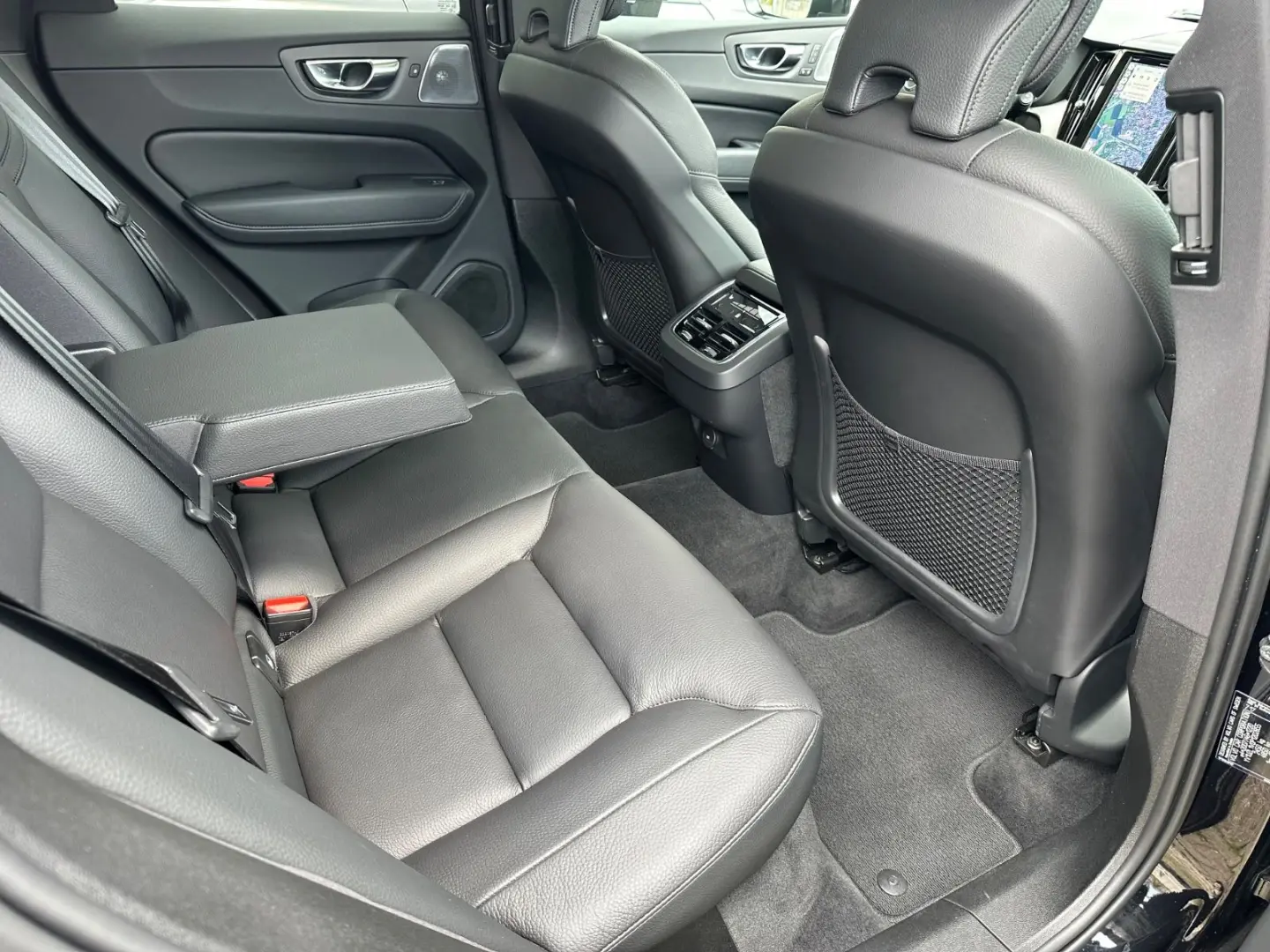 XC60 Ultimate Dark AWD
