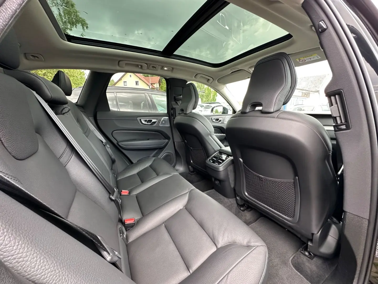 XC60 Ultimate Dark AWD