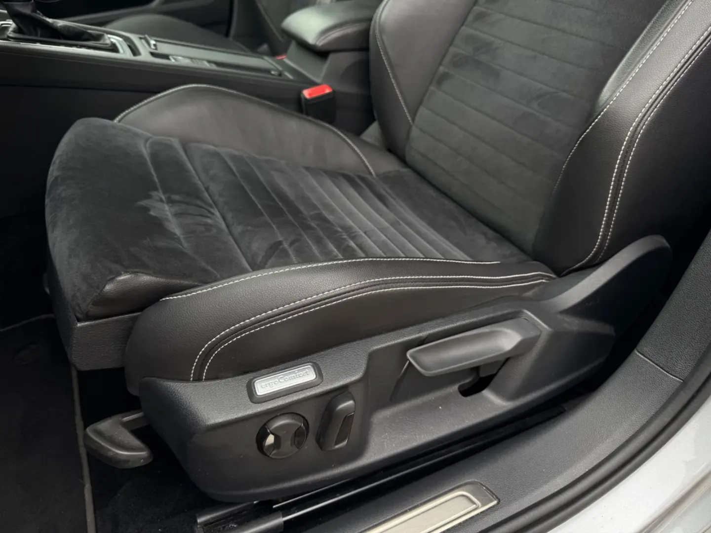 Passat Var. 2.0 TDI DSG AHK/CAM/IQ MATRIX/SHZ