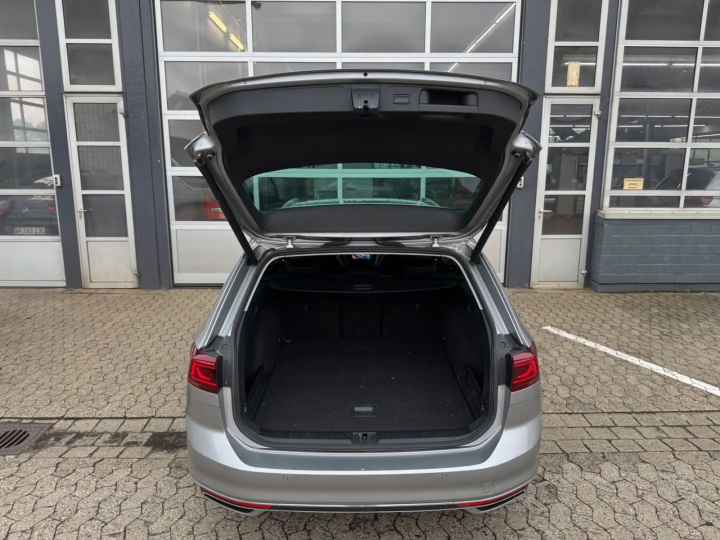 Passat Var. 2.0 TDI DSG AHK/CAM/IQ MATRIX/SHZ