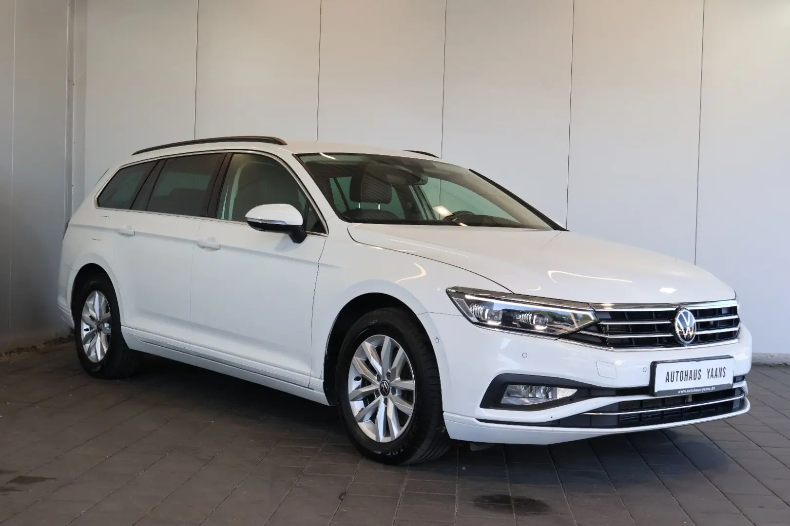 Passat 2.0 TDI Bus.AID+MATRIX+360°+KEY+LEDER+AHK