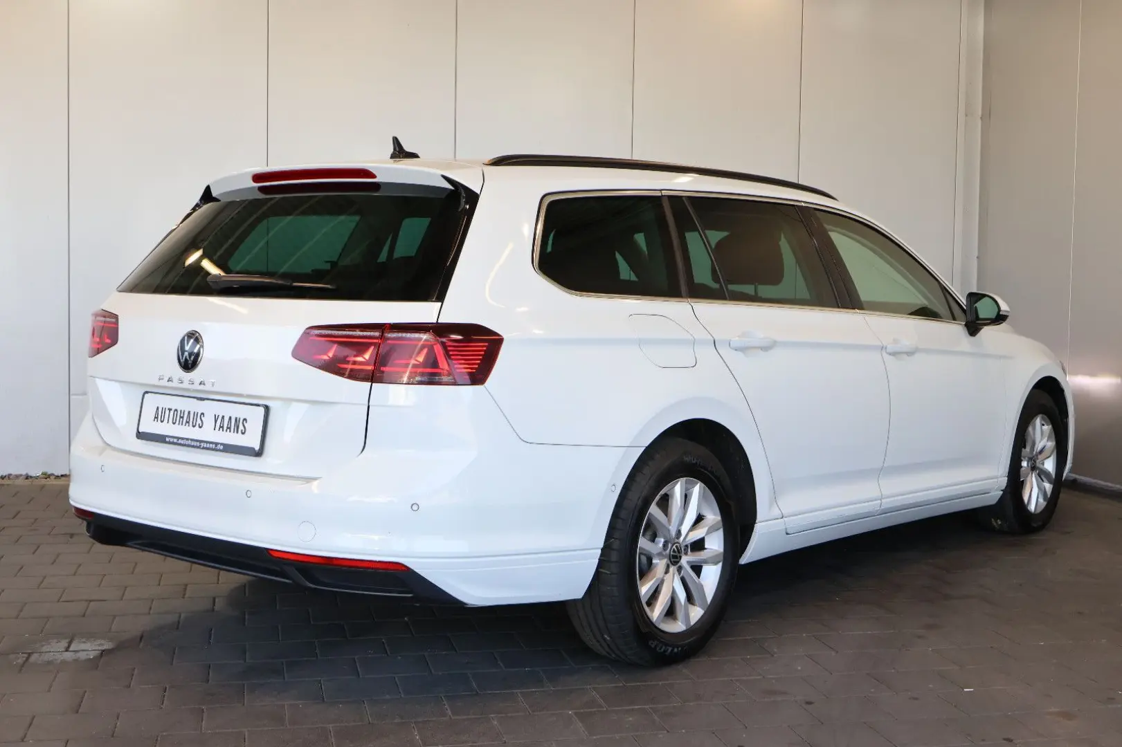 Passat 2.0 TDI Bus.AID+MATRIX+360°+KEY+LEDER+AHK