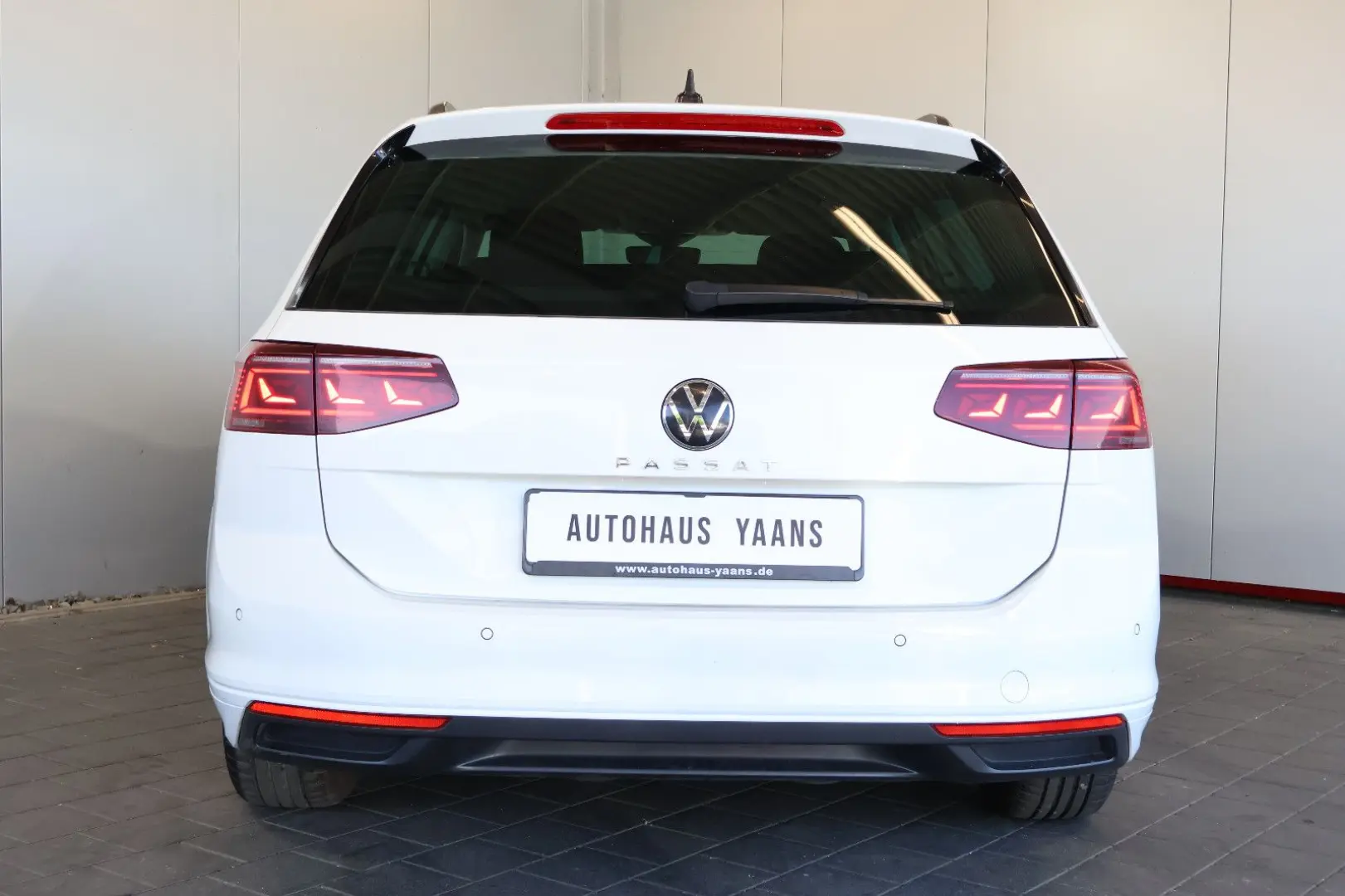 Passat 2.0 TDI Bus.AID+MATRIX+360°+KEY+LEDER+AHK